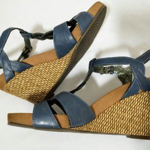 Women's size 9 M blue wedge Aerosoles, comfortable